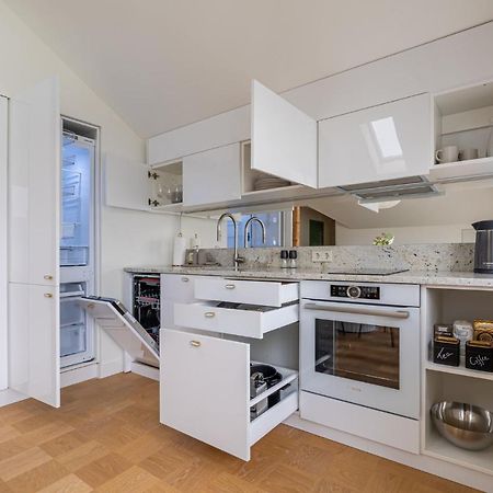 Bright Designer Apartment In City Centre Рига Экстерьер фото