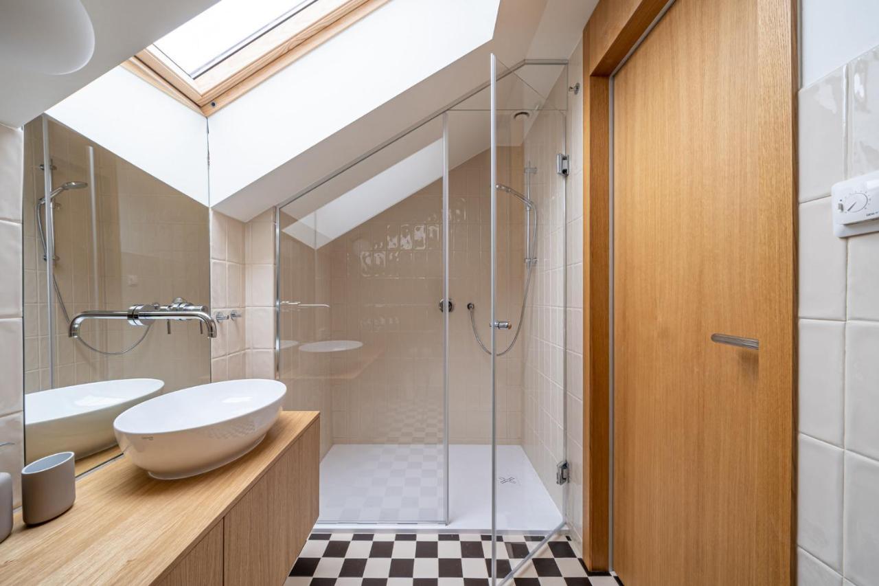 Bright Designer Apartment In City Centre Рига Экстерьер фото